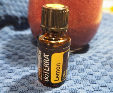 blueberry and lemon oil detox refresher